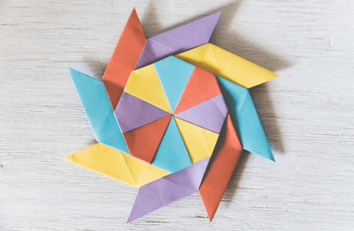 7 Cara Membuat Origami Beserta Gambarnya [Seni Melipat Kertas]