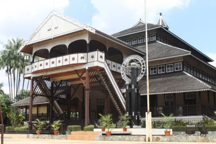Rumah Adat Kalimantan Barat