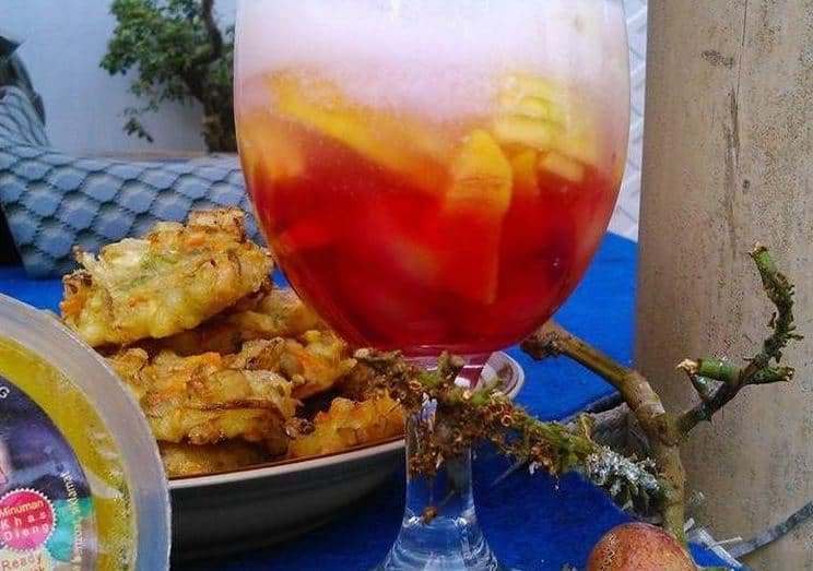 Es Buah Matoa Minuman Khas Papua