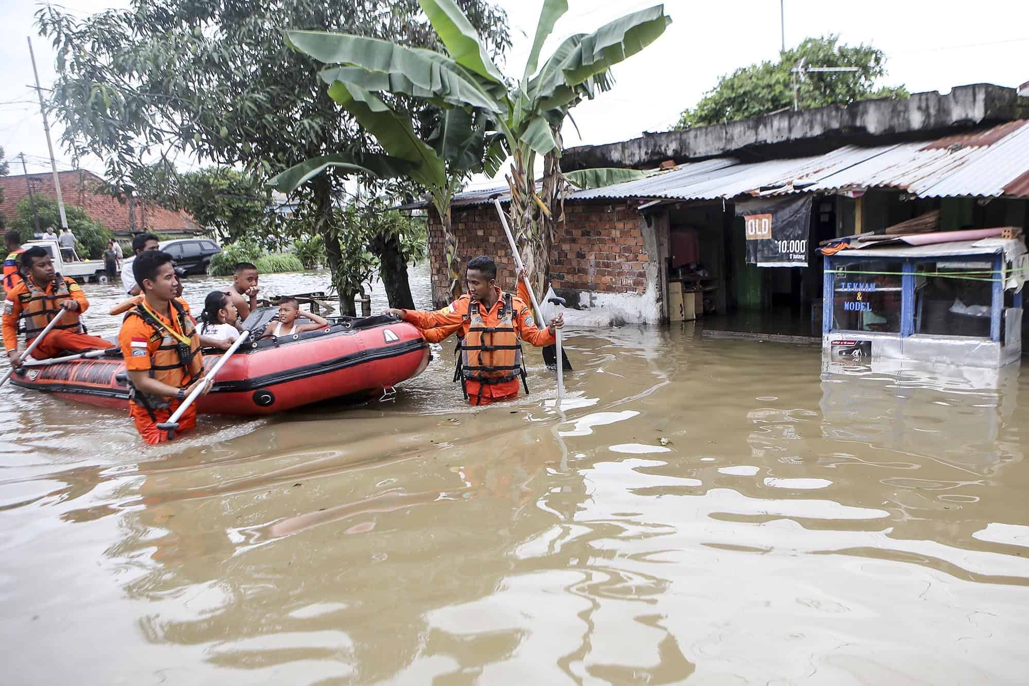 Contoh Teks Eksplanasi Tentang Banjir Bandang