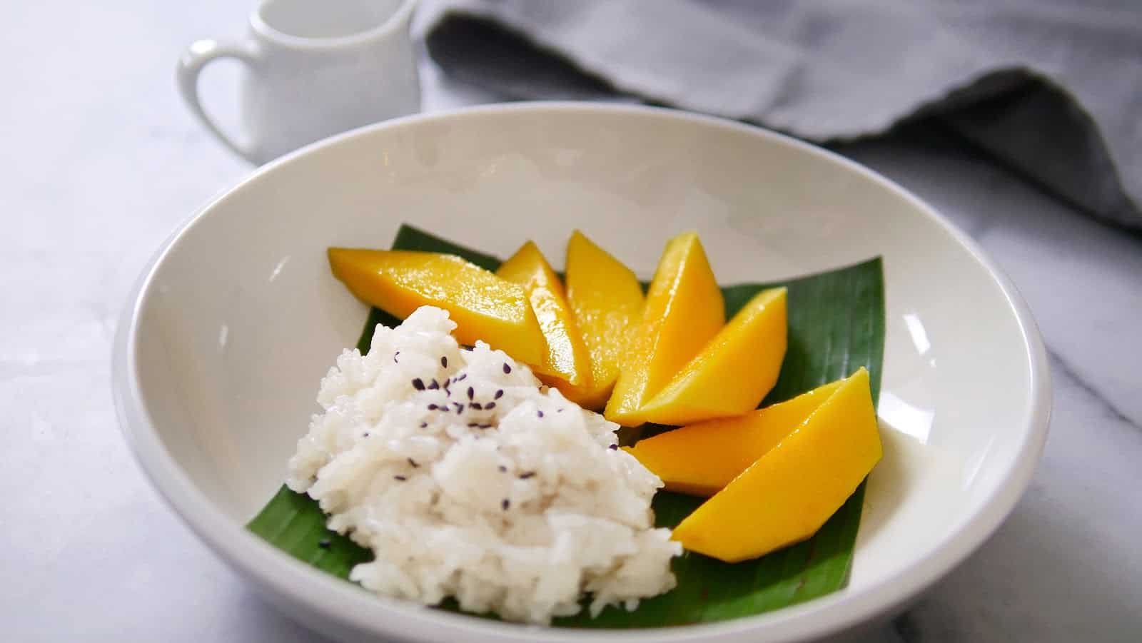 gambar makanan khas thailand Mango Sticky Rice