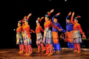 150 Tarian Daerah Tradisional Nusantara Beserta Daerah 