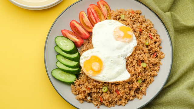 gambar makanan khas indonesia nasi goreng