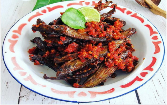 gambar makanan khas riau ikan asap selais