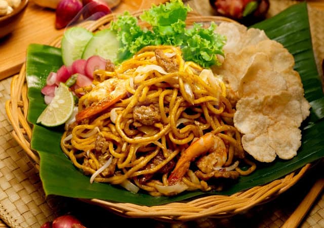15 Makanan Khas Sulawesi Utara yang Bisa Anda Coba Ketika Traveling