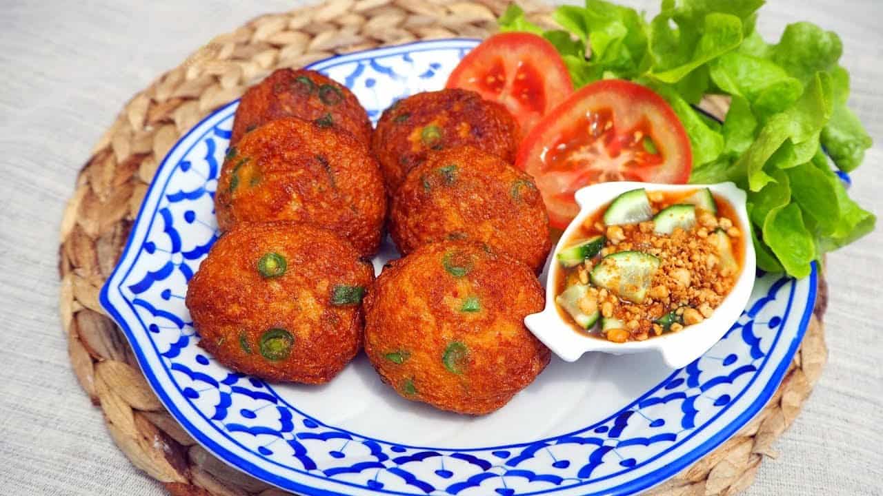 gambar makanan khas thailand Tod Man Pla