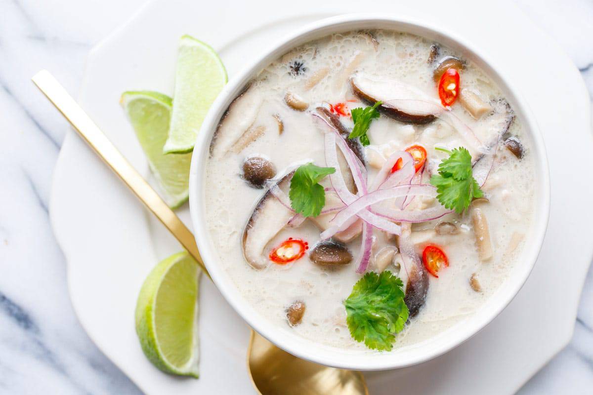 gambar makanan khas thailand tom Kha Kai