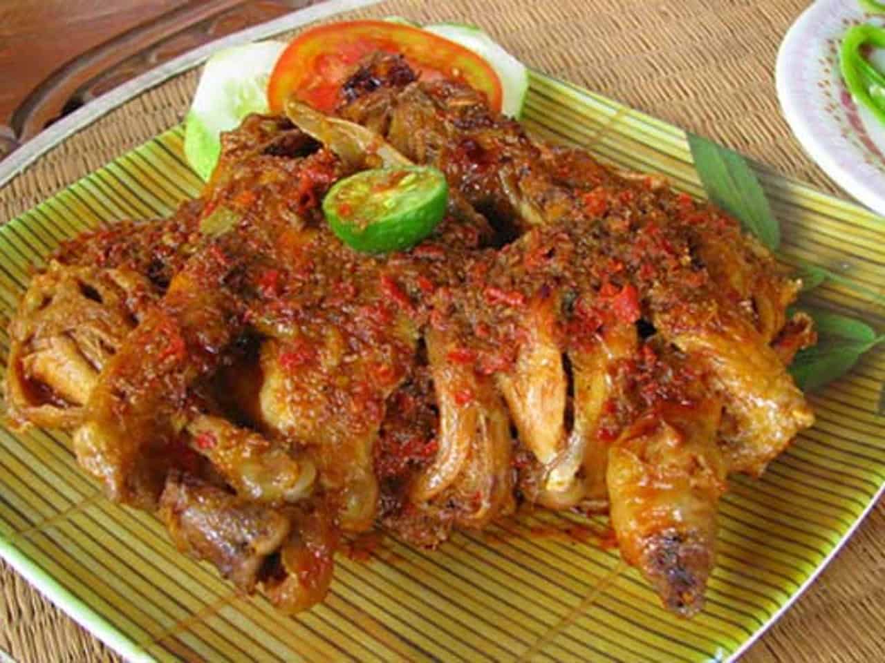 gambar makanan khas bali Ayam Betutu