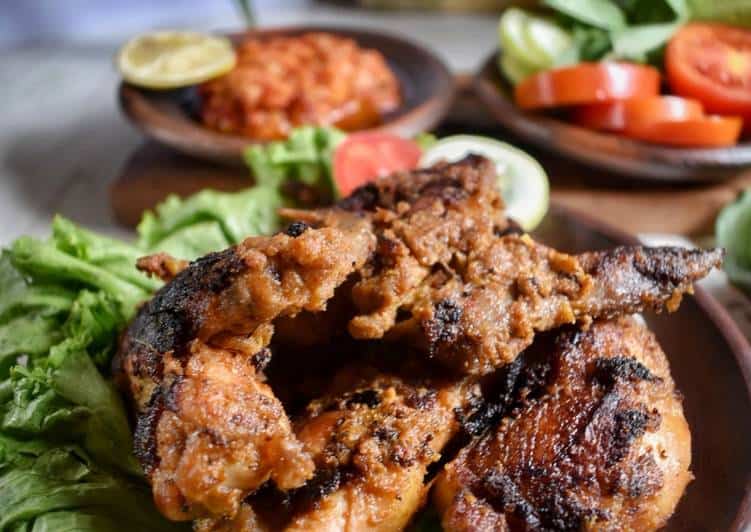 gambar makanan khas gorontalo Ayam Iloni