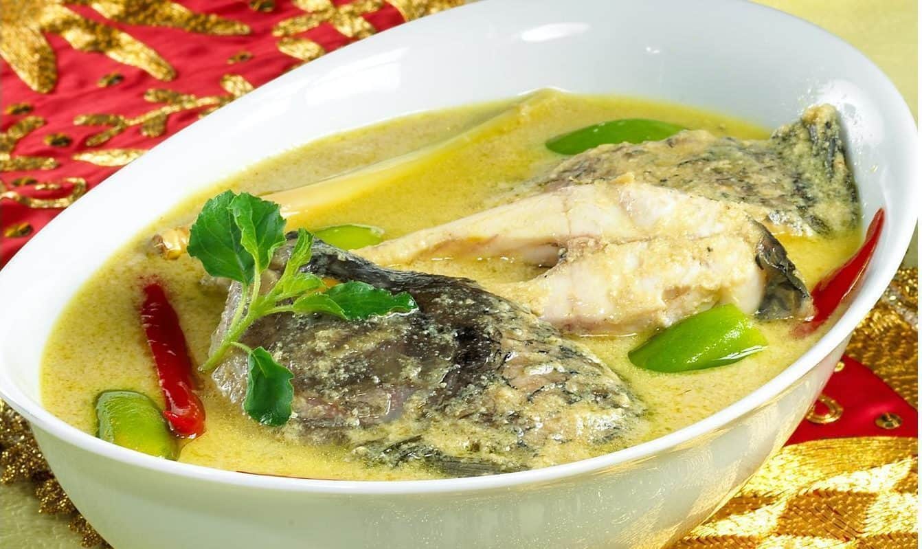 gambar makanan khas sumatera barat Pangek Ikan