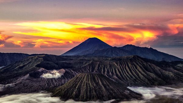 Gambar Gunung di Jawa Timur