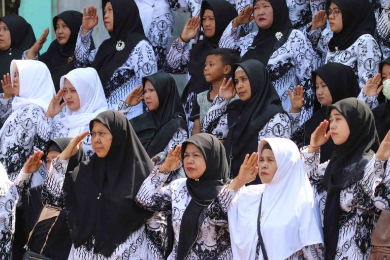 30 Contoh Teks Pidato Singkat dan Menarik dalam Berbagai Tema